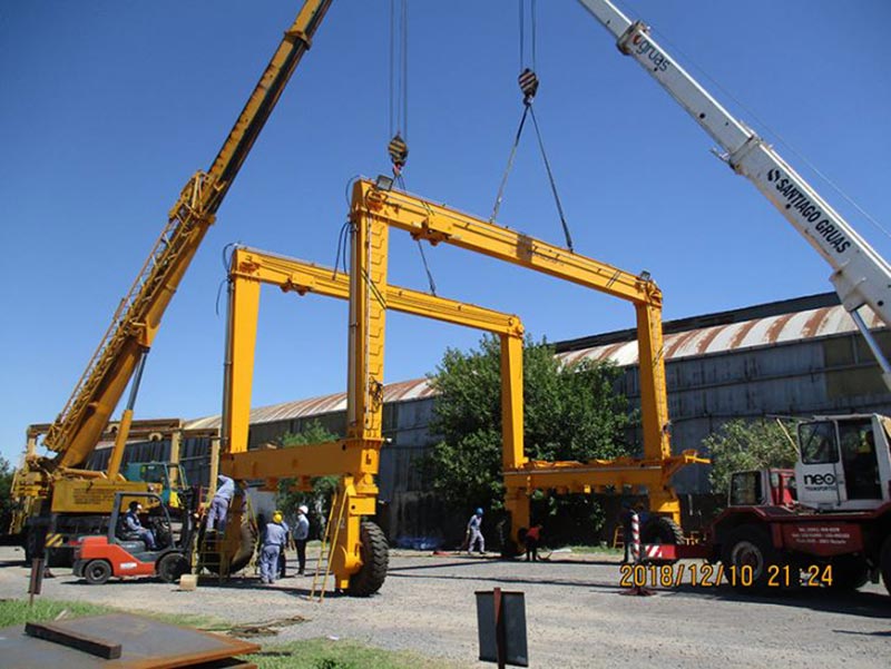 25 ton Straddle Carrier in Argentina